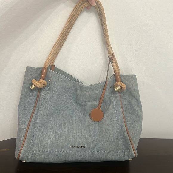 Michael Kors blue purse - Picture 1 of 4